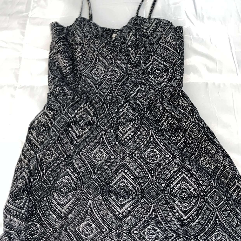 Forever 21 Elegant Black and White Patterned Dress